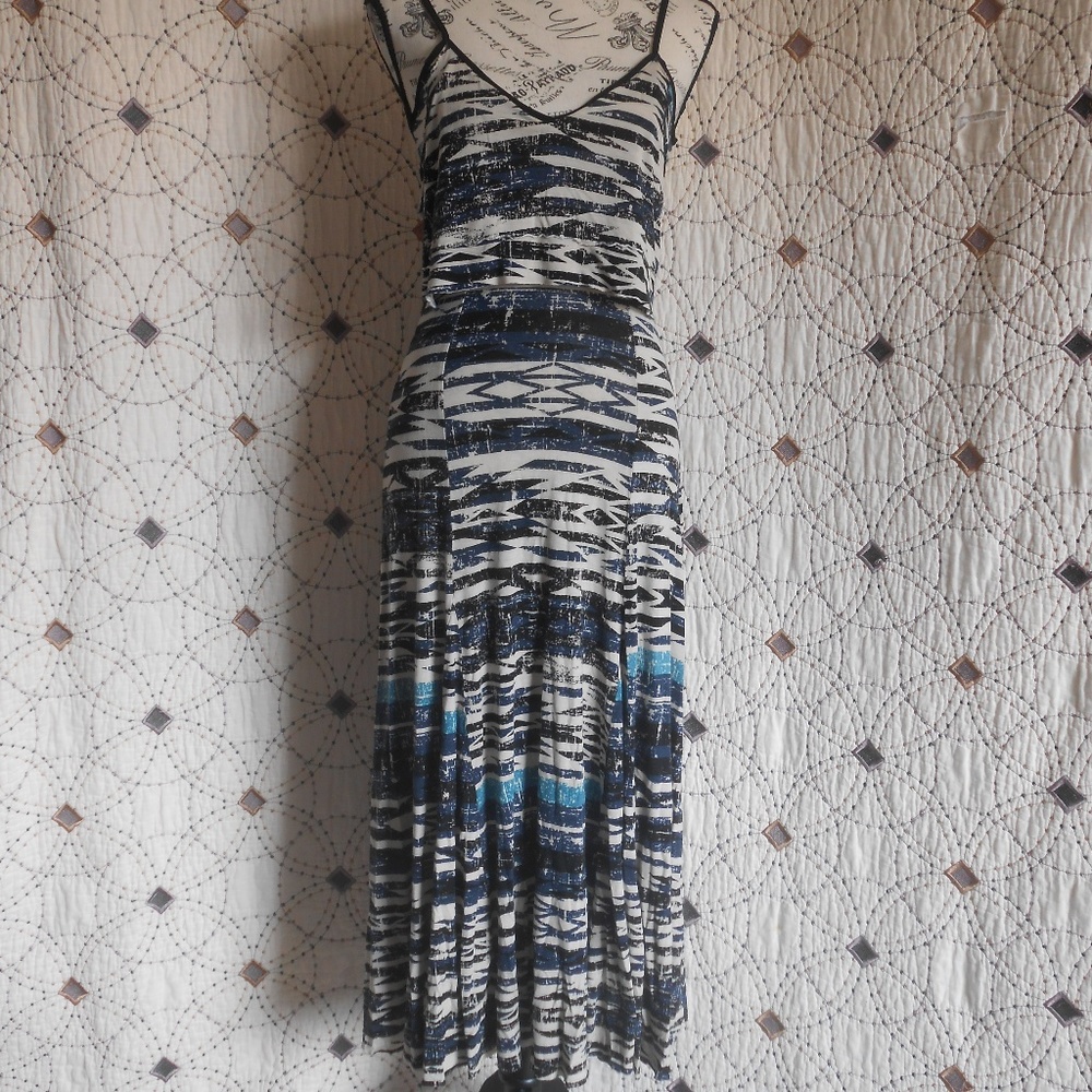 EUC Ecote Patterned Maxi Dress XS